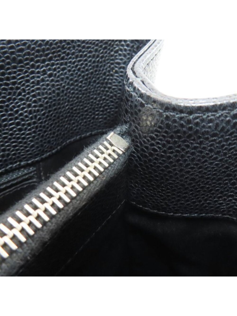 Chanel Quilted Silver Tote Grained Calfskin - Picture 11 of 15